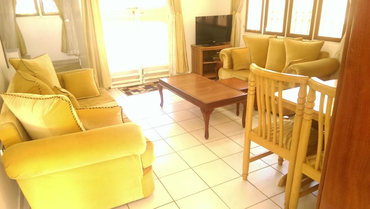 Corinya Serviced Apartments Ентеббе Екстер'єр фото